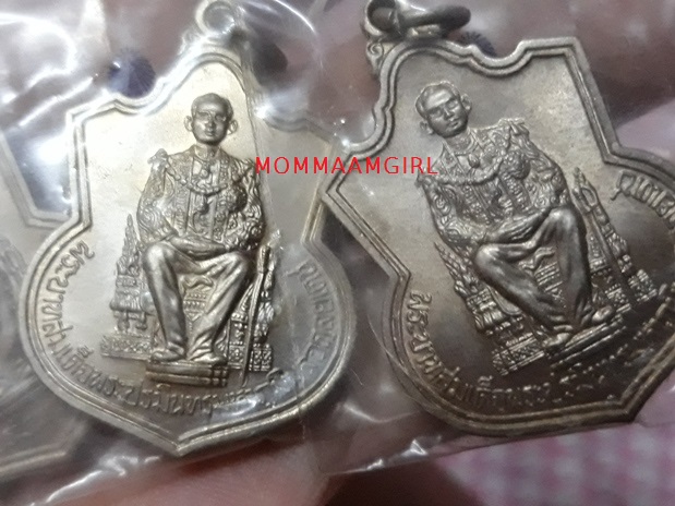 เหรียญนั่งบัลลังค์ เนื้ออัลปาก้า ปี 39 รวม 4 เหรียญ