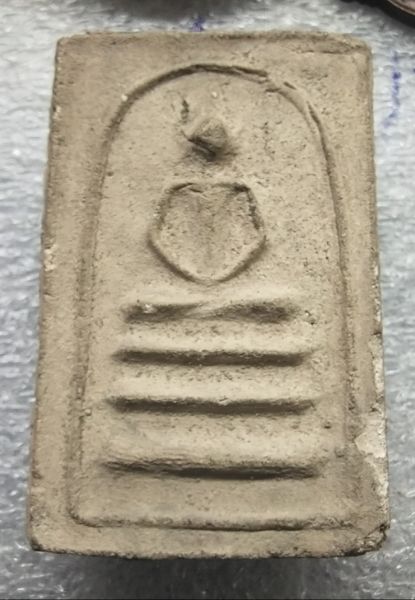 พระสมเด็จพิมพ์จัมโบ้ฝังตระกรุดหลวงปู่นาค วัดระฆังสวยๆครับ