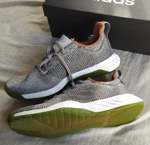 รองเท้า Adidas ของแท้พร้อมกล่อง ของใหม่เอี่ยม