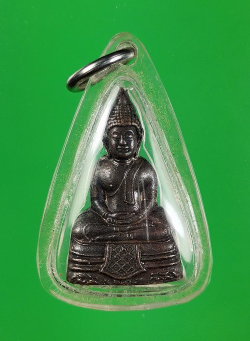 พระพุทธโสธร ทองประทาน พิมพ์ลอยองค์ เนื้อโลหะผสม เลี่ยมกันน้ำพร้อมใช้