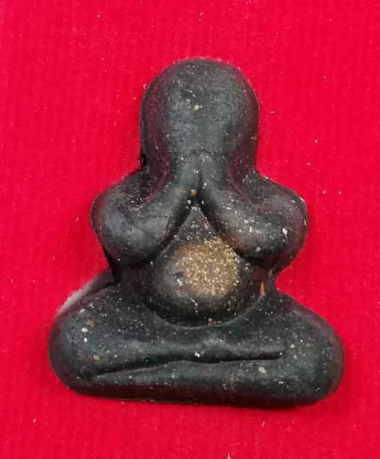 พระปิดตาเนื้อว่านโรยผงตะไบเหล็กน้ำพี้ พระอาจารย์แว่น วัดสะพานสูง จ.นนทบุรี กล่องเดิม