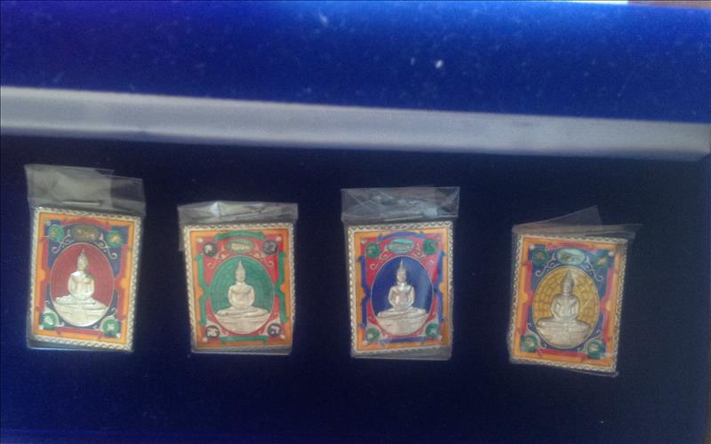 เหรียญแสตมป์สร้างอุโบสถหลังใหม่ครบชุดกล่องเดิม เคาะเดียว