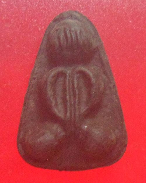 พระปิดตา พ่อท่านยกห้อง วัดสลักป่าใหม่ อ.สิงหนคร จ.สงขลา เนื้อดำ ฝังตะกรุด องค์ที่5