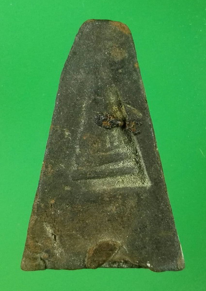 พระผงสุพรรณอู่ทอง จงอางศึก เนื้อดำหลังเจดีย์ ปี 2510