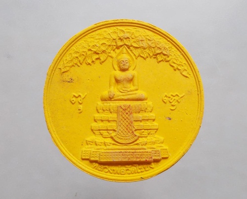  พระผงเนื้อสีเหลือง หลวงพ่อวัดไร่ขิง 2 หน้า รุ่นมงคลจตุคามพิมพ์พิเศษ พิธีมหาพุทธาภิเษก 5 วัด 5 พิธี 