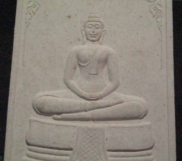 พระผงขนาดบูชา หลวงพ่อพระพุทธโสธร เสาร์ 5 ขนาดจัมโบ้ ขนาดประมาณ 4 X 6 นิ้ว มีตราวัดด้านหลัง รุ่นแรกแล