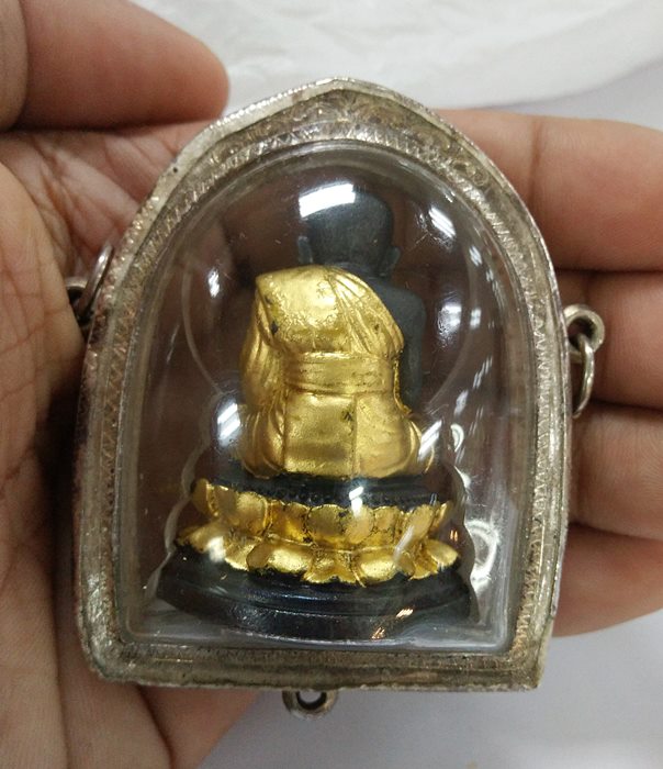 หลวงปู่ทวดนั่งบัวลอยองค์ขนาดตั้งหน้ารถ หน้าตัก 1 นิ้ว ที่ระลึกกฐินสามัคคี วัดโคกโดน จ.พัทลุง .2555