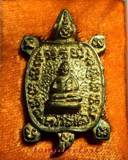เหรียญพญาเต่าเรือนหล่อโบราณ รุ่นพุทธคุณหลวงปู่หลิว เนื้อทองฝาบาตร สวยมากพร้อมกล่องเดิมค่ะ