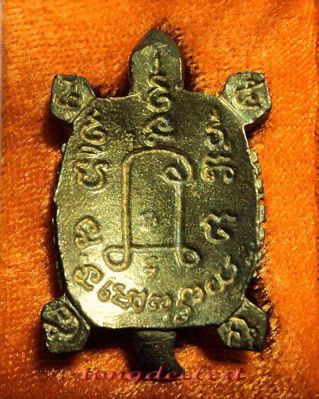 เหรียญพญาเต่าเรือนหล่อโบราณ รุ่นพุทธคุณหลวงปู่หลิว เนื้อทองฝาบาตร สวยมากพร้อมกล่องเดิมค่ะ