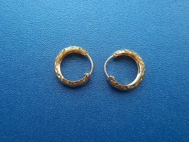 ต่างหู 3 คู่ น้ำหนักรวม 4.7 กรัม
