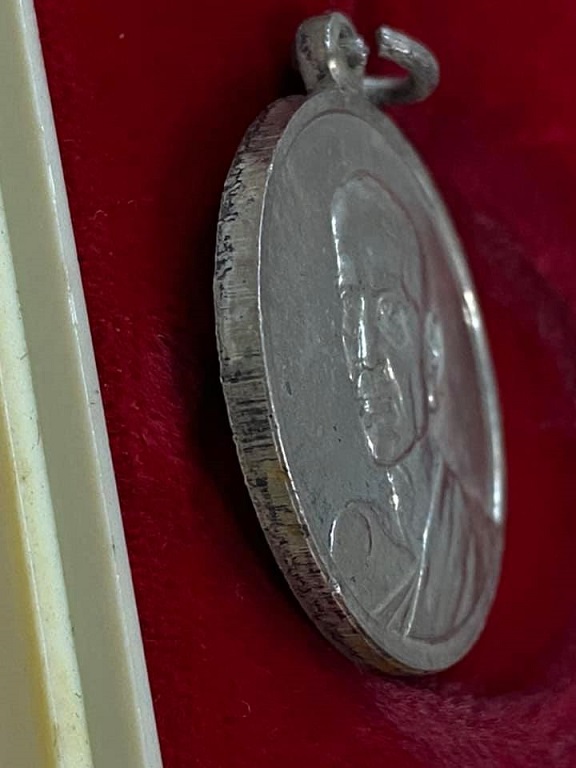 เหรียญสมเด็จโต100ปี วัดระฆัง ขนาด2.4ซม.เนื้อเงินพร้อมกล่องเดิม