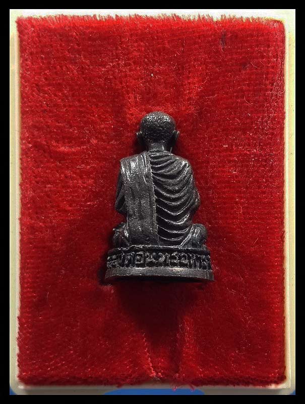 รูปหล่อสมเด็จพระพุฒาจารย์โต รุ่นสร้างกุฏิชินบัญชร วัดอินทรวิหาร บางขุนพรหม กรุงเทพฯ ปี45 เนื้อนวโลหะ