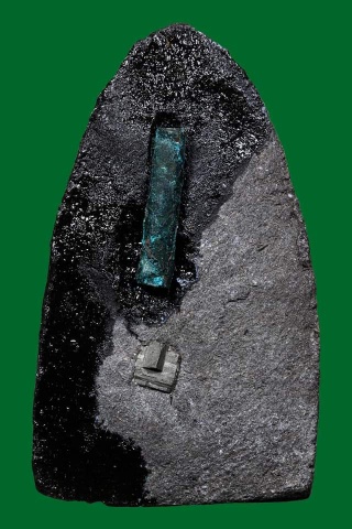 หลวงปู่ทวด อ.แดง วัดศรีมหาโพธิ์ ฝังเพชรหน้าทั่ง ตะรุด