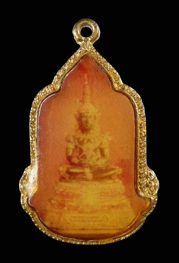30บาท....ล็อกเก็ตพระแก้วมรกต ที่ระลึกงานสมโภชกรุงรัตนโกสินทร์ 200 ปี สร้างปี 2525...510