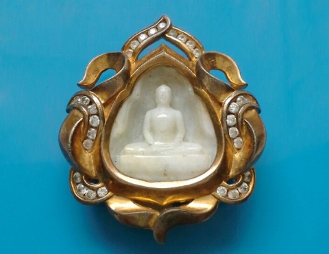 พระหยกขาว หลังลายเซ็นต์  ปี2540 กรอบเดิม