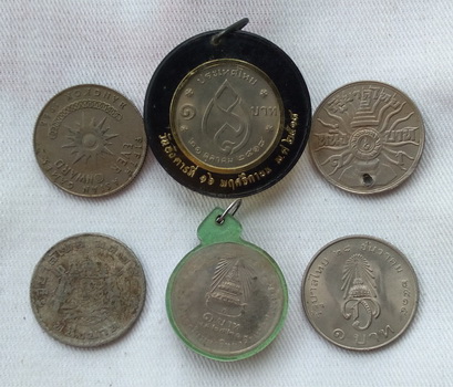 วัดใจ...รวมเหรียญ ๑ บาท ๖ เหรียญ