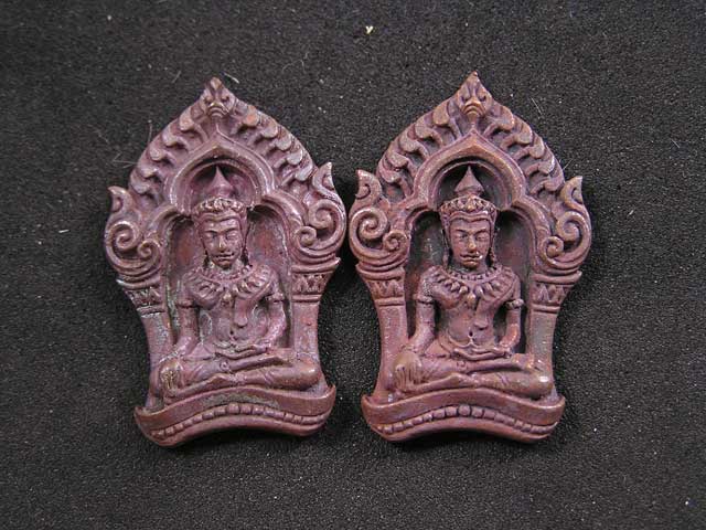 พระยอดขุนพล  บ้านค่าย ปี2552 หลวงพ่อสาคร วัดหนองกรับ มาเป็นชุด 2 องค์ 