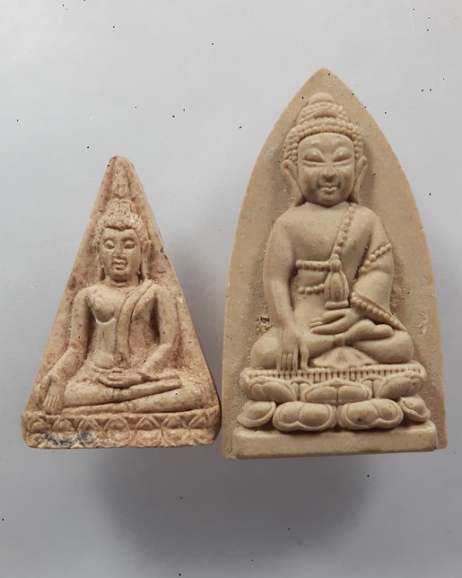 " พระผง หลวงปู่คำพันธ์ โฆษปัญโญ วัดธาตุมหาชัย จ.นครพนม ทีเดียว 2 องค์ครับ สวยๆ "