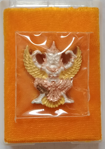 พญาครุฑ กำลังแผ่นดิน รุ่นแรก วัดสุทธาราม กรุงเทพมหานคร ปี 2540 (เนื้อสัมฤทธิ์ชุบเงินสามกษัตริย์)