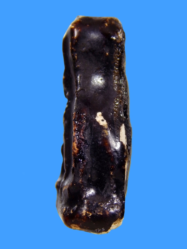 หลวงปู่เหรียญ วัดศรีอุปลาราม(หนองบัว) ปี 2497 พิมพ์พระปิดตา เส้นด้ายเล็ก จุ่มรัก