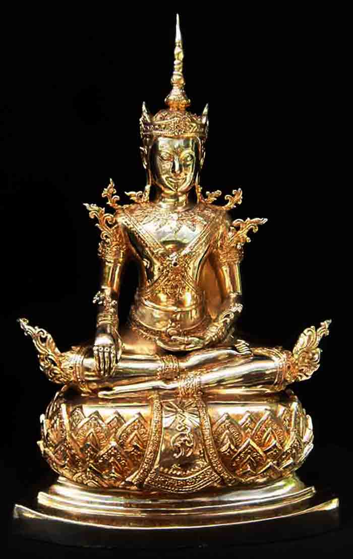 พระพุทธรูปปางโปรดพญาชมพูบดีหรือปางทรงเครื่องจักรพรรดิ เนื้อทองเหลืองขัดมันปัดทอง