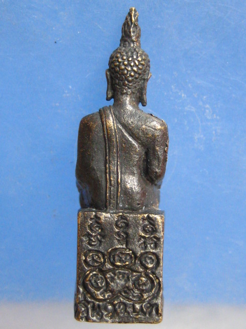 รูปหล่อ หลวงพ่อโต วัดบ้านทึง สุพรรณบุรี