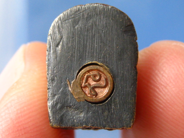 รูปหล่อ หลวงพ่อโต วัดบ้านทึง สุพรรณบุรี