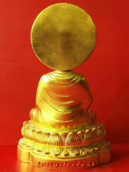 พระบูชาปางประทานพร มีประภามณฑล ปิดทอง สวยมากค่ะ