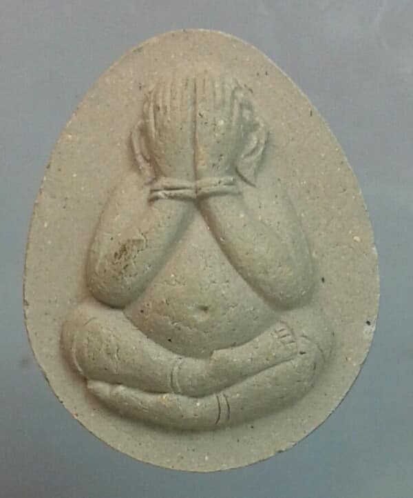 พระผงปิดตา วัดเนิน ๑๐๐  ไม่ทราบวัดสร้าง  เคาะเดียวครับ