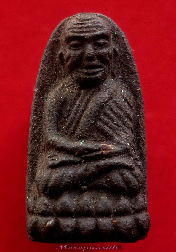 พระหลวงพ่อทวดเนื้อว่าน พิมพ์พระรอด ด้านหลังพระนามาภิไธย สก จัดสร้างฯ ปี พ.ศ.๒๕๔๔