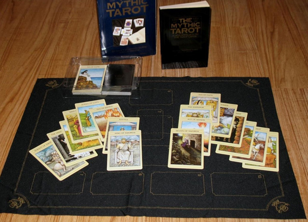 ไพ่ยิปซี THE MYTHIC TAROT ฉบับปี 1986 ของแท้ ยังไม่ใช้งาน / ราคาในebayตอนนี้ 140 เหรียญ ก็ 4,200กว่า
