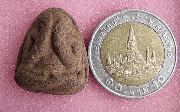 พระปิดตาโสฬสหลังเรียบพิมพ์ใหญ่ ยากมากๆๆๆไม่ค่อยพบ ปี 2534 หลวงพ่อวิเชียร วัดเนินสุทธาวาส ชลบุรี พระเ