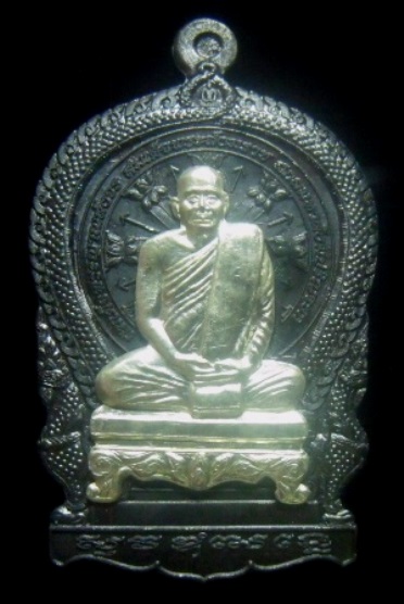 **เหรียญนั่งพานสมเด็จญาณฯ สมเด็จพระสังฆราช วัดบวรฯ เนื้อรมดำหน้ากากเงิน ปี ๒๕๔๓**ตอกโค้ด สวยๆ
