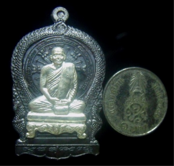 **เหรียญนั่งพานสมเด็จญาณฯ สมเด็จพระสังฆราช วัดบวรฯ เนื้อรมดำหน้ากากเงิน ปี ๒๕๔๓**ตอกโค้ด สวยๆ