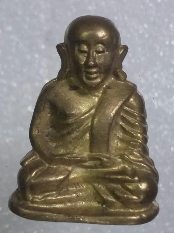 รูปหล่อหลวงพ่อเงิน  วัดบางคลาน พิจิตร   ไม่ทราบวัดที่ออก    เคาะเดียวครับ