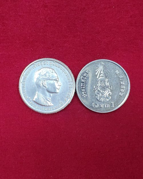 เหรียญในหลวงครองราชย์ ครบ25ปี เนื้อเงิน10บาท พ.ศ.2514