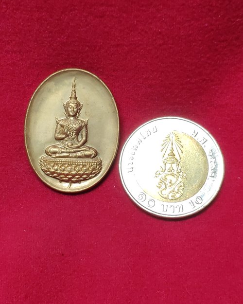 เหรียญพระสุนทรีวาณี รุ่นสร้างโบสถ์ วัดวังพิกุลวราราม จ.พิษณุโลก