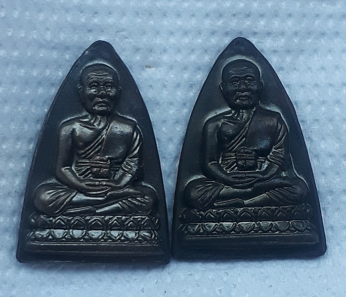 กลีบบัว ปี2544  ปี2545
