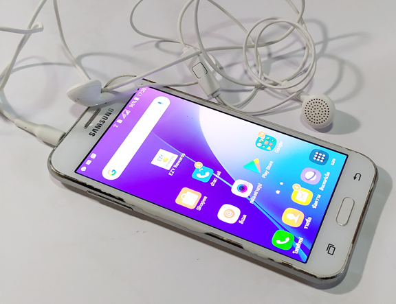 Samsung Galaxy J2 จอSuper AMOLED 2ซิมการ์ด,เพิ่ม microSD Card ได้ Quad-Core