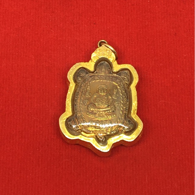 หลวงปู่หลิว รุ่นเฮงแสนเฮง เนื้อทองแดง ปี39 เลี่ยมทองคำแท้ พร้อมกล่อง