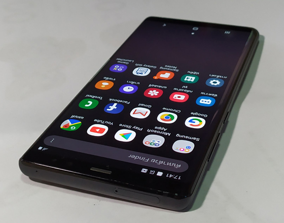 Samsung NOTE8 สีดำ สวยมาก มือเดียว พร้อมกล่องเดิม + แถมเคสและฟิลม์ focus