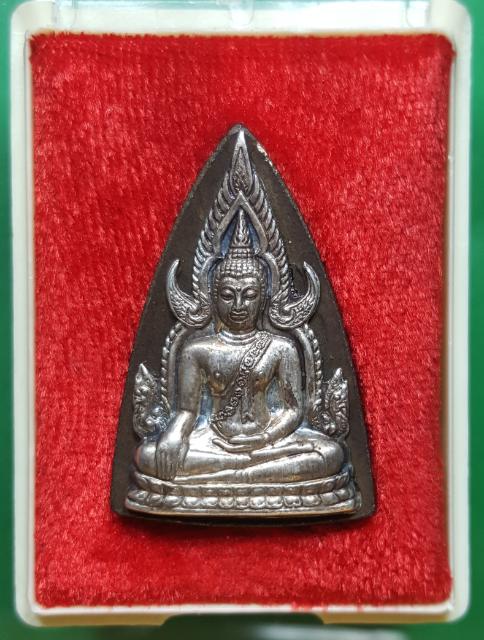 พระพุทธชินราช ญสส เนื้อว่านหน้ากากเงินหลังอกเลา ปี43 หลวงปู่หมุนและสุดยอดเกจิร่วมพิธีปลุกเสก
