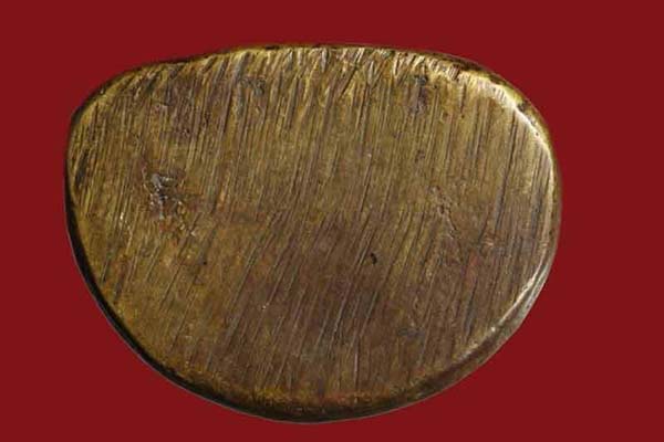 รูปหล่อหลวงพ่อเงิน ปืนแตก พิมพ์ไตรมาส ปี 28