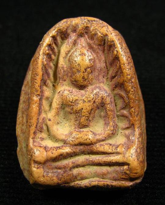 พระเนื้อดิน เนื้อสวยเก่า ไม่ทราบที่ครับ