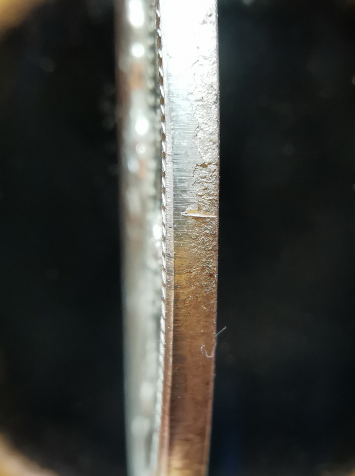 เหรียญกรมหลวงชุมพร รุ่นลูกระเบิด ปี 48 อ.หม่อมสร้าง เนื้อเงิน