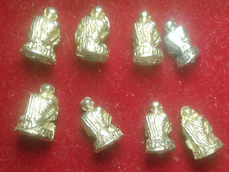 หลวงพ่อคูณ พิมพ์รูปหล่อเล็ก จำนวน 8 องค์  เคาะเดียวครับ 