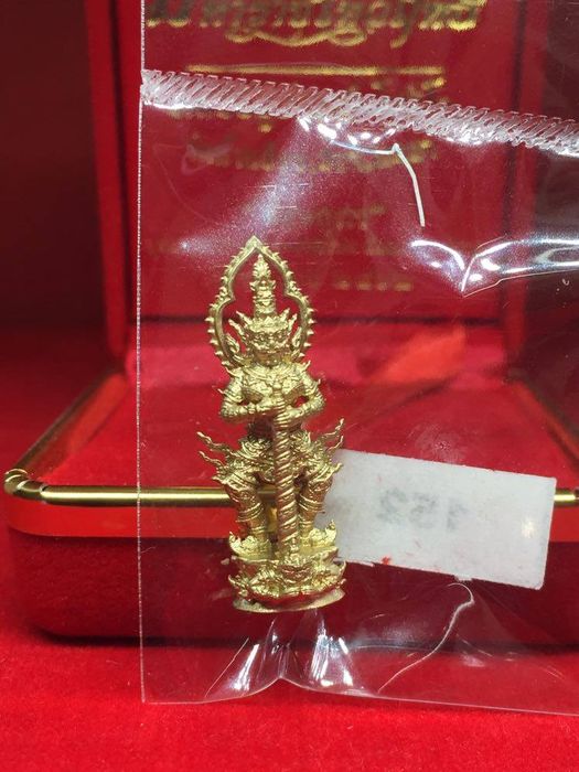 ท้าวเวสสุวรรณ มหาราชเทวฤทธิ์ เนื้อบรอนช์ทอง หลวงปู่จันทร์ วัดน้ำแป้ง พะเยา