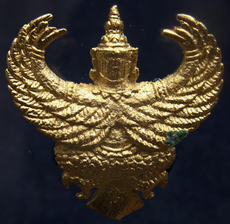 สวยดั่งทอง...พญาครุฑ เนื้อทองเหลืองกะไหล่ทองลงยา ขนาด 3.2 x 3.3 ซ.ม. (13)