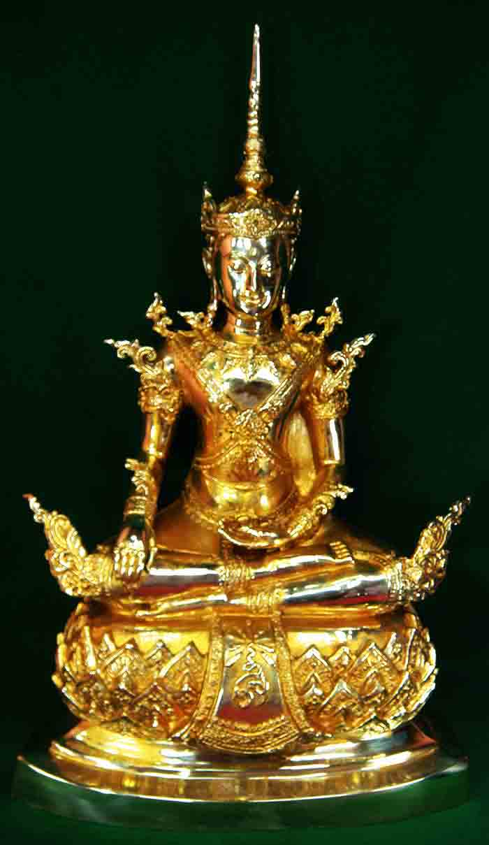 พระพุทธรูปทรงเครื่องจักรพรรดิ ปางมารวิชัย 