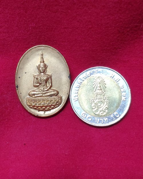 เหรียญพระสุนทรีวาณี รุ่นสร้างโบสถ์ วัดวังพิกุลวราราม จ.พิษณุโลก